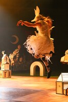 KAATキッズ・プログラム2018「不思議の国のアリス」より。（撮影：宮川舞子）