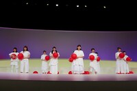 けやき坂46 初舞台公演「あゆみ」より。チームハーモニカ出演回の様子。