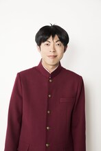 高木晋哉（ジョイマン）扮する大間仁。
