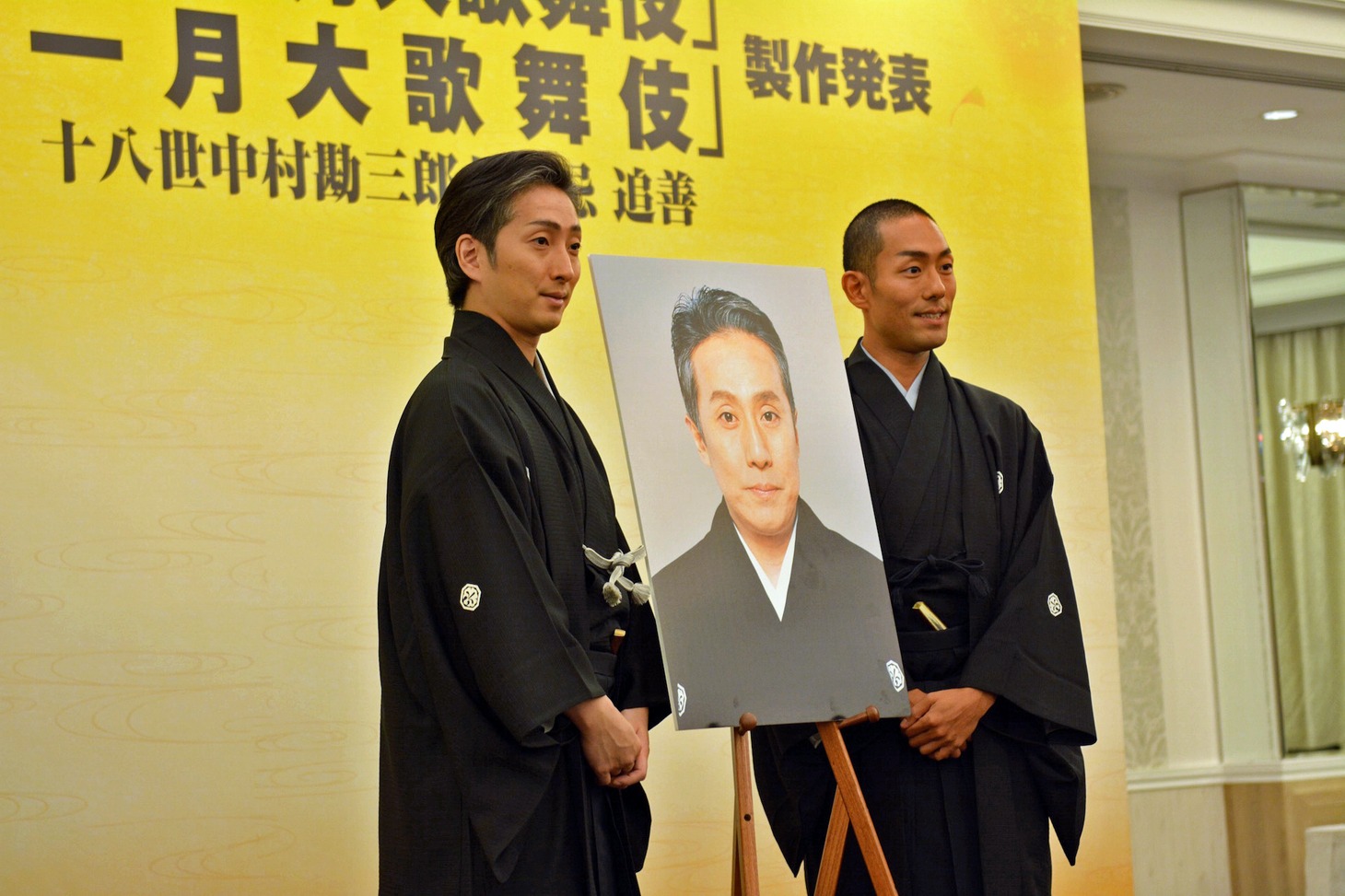 左から中村七之助、中村勘九郎。