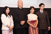 左から井上麻矢、畑澤聖悟、富田靖子、松下洸平。