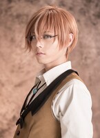 大崎捺希扮する鵜飼昌吾。