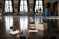 N2「Tab.3 ―書き言葉と話し言葉の物性を表在化する試み『雲路と氷床』―Lightning talk is working in silence.― Fig.1 ―処女戯曲の翻訳と複製『赤裸々』とともに―」より。（撮影：松山隆行）