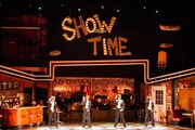「FREE TIME, SHOW TIME『君の輝く夜に』」より。（撮影：内池秀人）