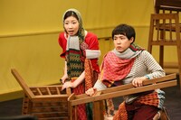 左から土居志央梨、小日向星一。（撮影：宮川舞子）