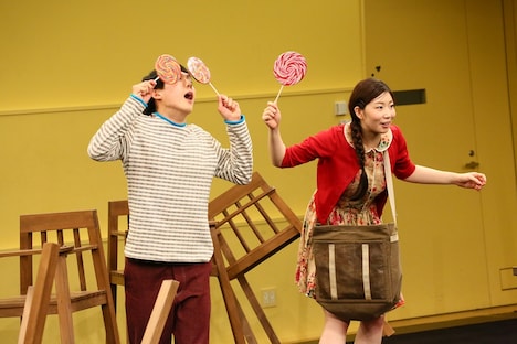 左から小日向星一、土居志央梨。（撮影：宮川舞子）