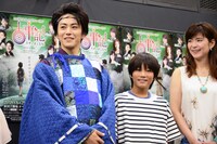 左から廣瀬智紀、木村咲哉、彩輝なお。