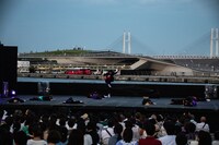 コンドルズ「Fly Me to the Moon～いとしのペリー～」より。(c)oono ryusuke