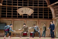 舞台「宝塚BOYS」team SKYゲネプロより。（撮影：桜井隆幸）