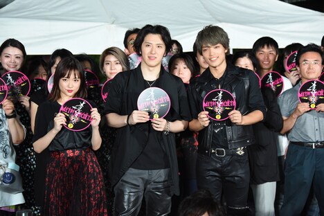 左から大原櫻子、尾上松也、原嘉孝。