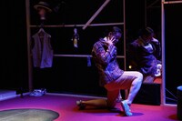 踊る「熊谷拓明」カンパニー過去公演より。（撮影：大洞博靖）