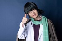 鹿折林檎役の天野眞隆。