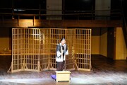 青年団＋豊岡市演劇プロジェクト 講談に彩られた一人芝居「大石りく物語」より。（提供：豊岡市）