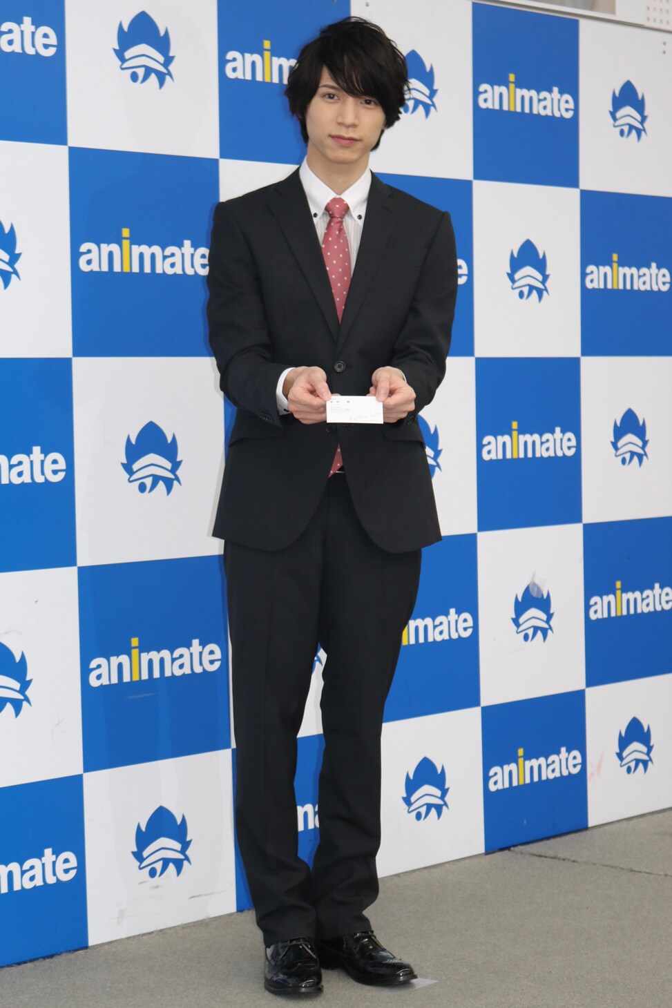 編集長・北村諒、こだわりは触り心地を重視した「紙質」