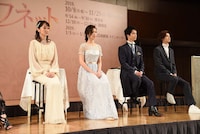 左から花總まり、笹本玲奈、田代万里生、古川雄大。