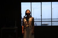 スペースノットブランク「舞台らしき舞台されど舞台」より。（撮影：月館森）