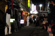 2015年に上演された抗原劇場「後ほどの憑依」より。(c)横丁オンリーユーシアター