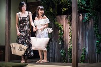 青年団リンク やしゃご「上空に光る」より。（撮影：bozzo）