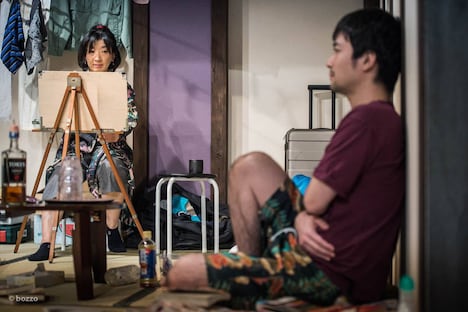 青年団リンク やしゃご「上空に光る」より。（撮影：bozzo）