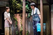 青年団リンク やしゃご「上空に光る」より。（撮影：bozzo）