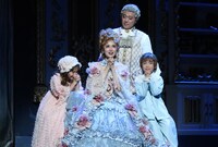 ミュージカル「マリー・アントワネット」より。（写真提供：東宝演劇部）