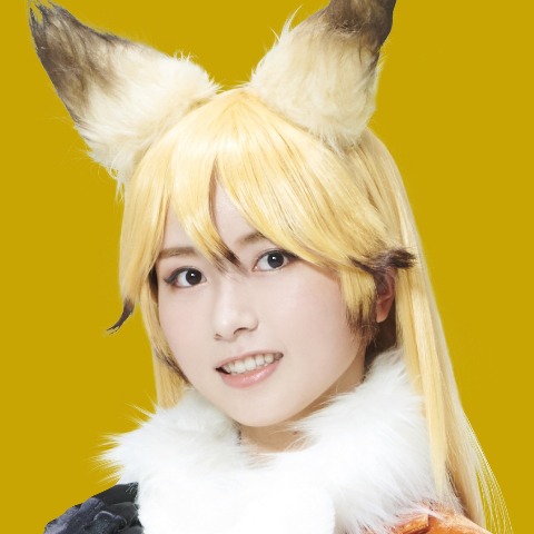 佐々木琴子扮するキタキツネ。