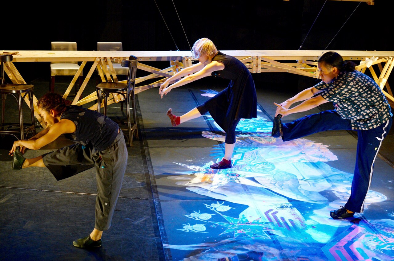 男女4人が紡ぐ“ダンス劇”、熊谷拓明カンパニー「上を向いて逃げよう」開幕