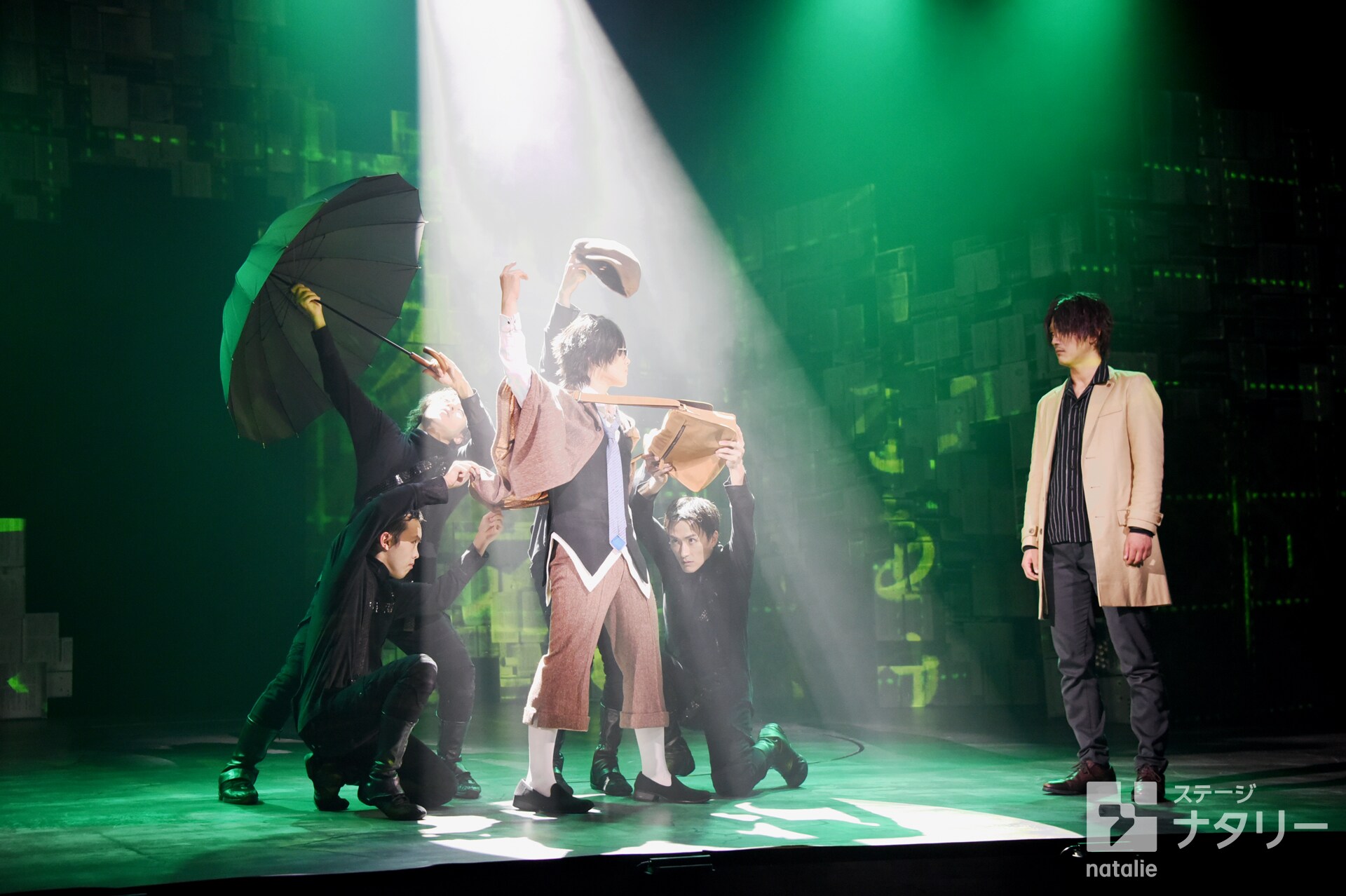 織田作・太宰・坂口の“空気感”を舞台上に、文豪ストレイドッグス「黒の