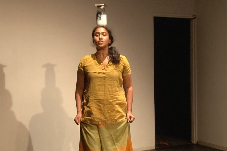 西洋近代化の“境界線”を、手塚夏子／Floating Bottleがダンスに