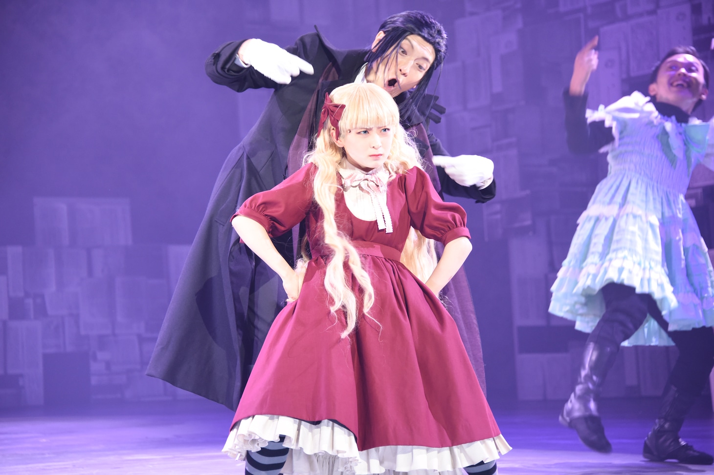 上から窪寺昭演じる森鴎外、大渕野々花演じるエリス。