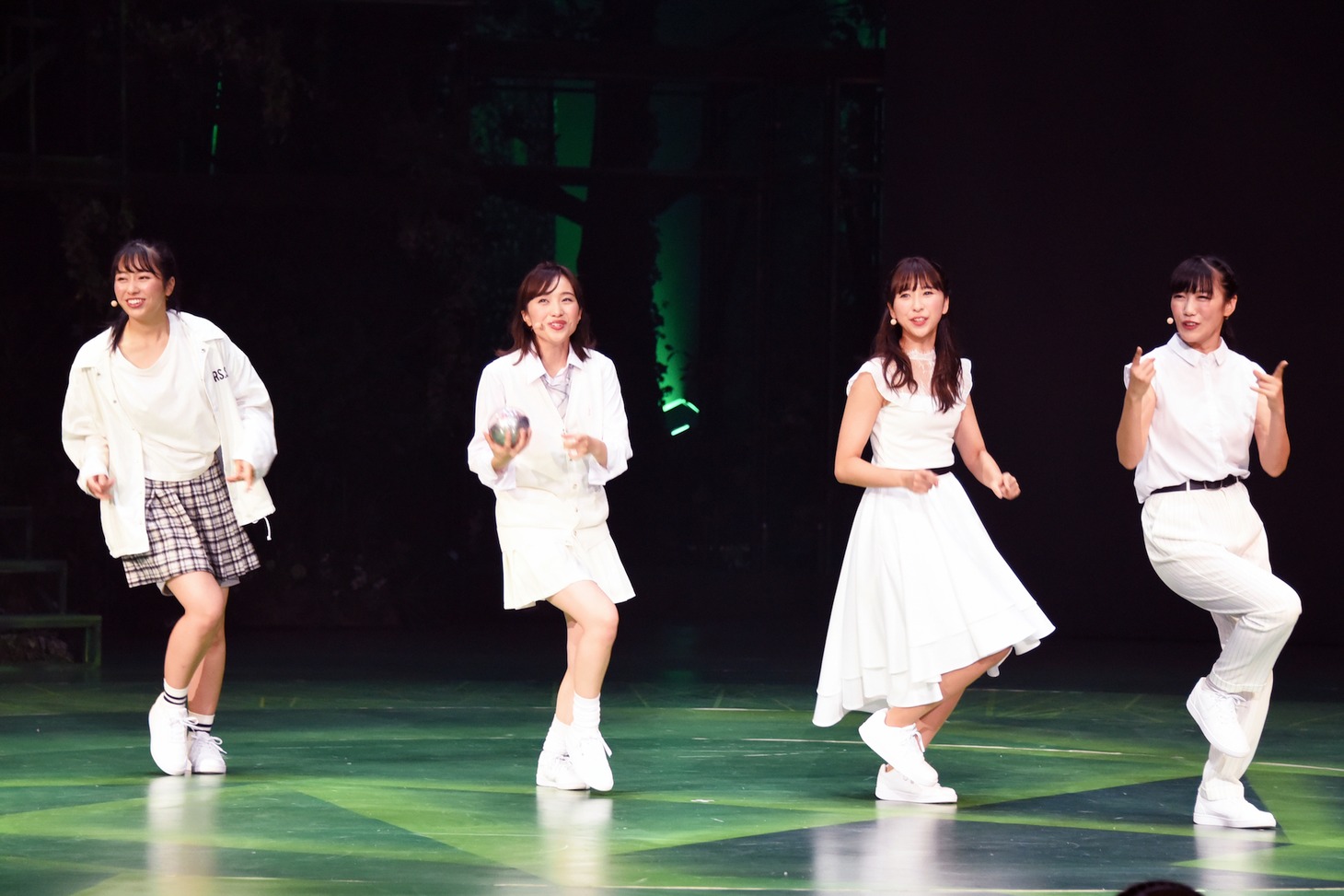 PARCO Production「ドゥ・ユ・ワナ・ダンス？」公開舞台稽古より。