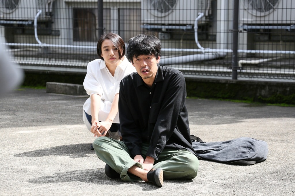 さいたまゴールド・シアター 徘徊演劇「『よみちにひはくれない』浦和バージョン」より。（撮影：宮川舞子）