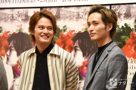 「The Silver Tassie 銀杯」制作発表会より、左から中山優馬、矢田悠祐。