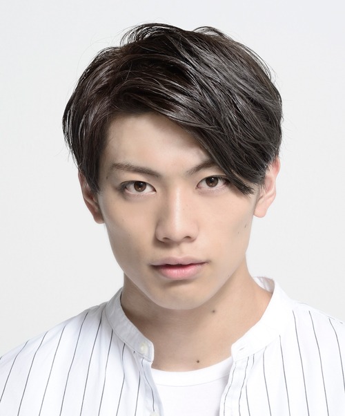 東啓介