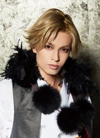 瀬戸啓太扮する奥井翼（烏天狗）。