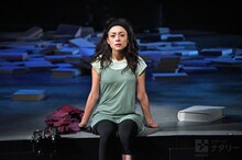 美波演じるクラリス。