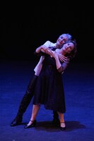 マチュア・アーティスト・ダンス・エクスペリエンス「フロック（ドレス）」より。（撮影：宮川舞子）