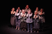 マチュア・アーティスト・ダンス・エクスペリエンス「フロック（ドレス）」より。（撮影：宮川舞子）