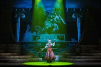 「SaGa THE STAGE ～七英雄の帰還～」より。（撮影：坂田貴広）