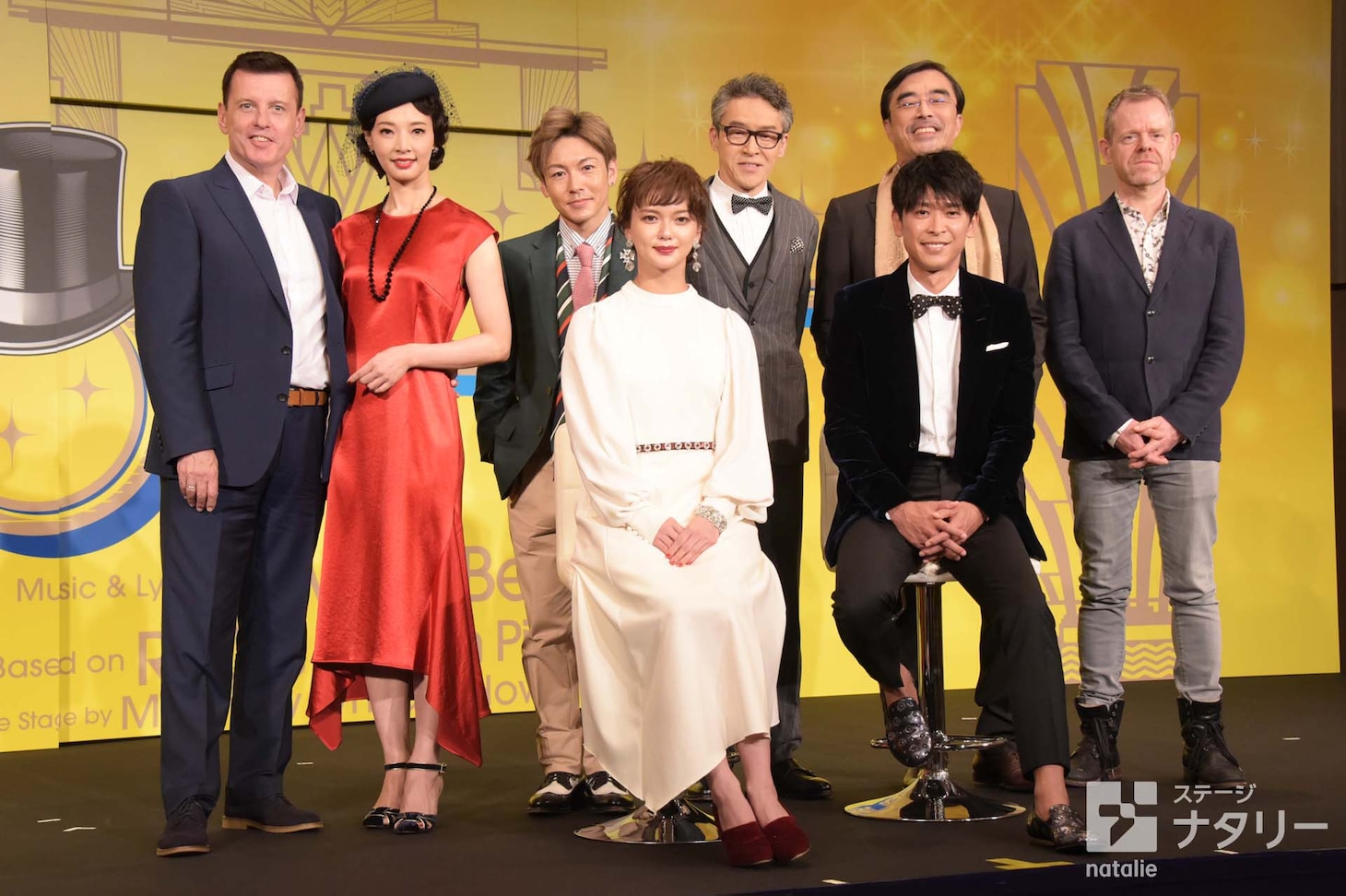 ミュージカル「TOP HAT」製作発表より、前列左から多部未華子、坂本昌行。後列左からビル・ディーマー、朝海ひかる、屋良朝幸、浅野和之、益岡徹、マシュー・ホワイト。