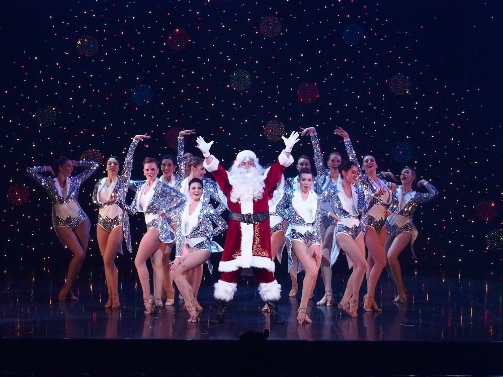 「ブロードウェイ クリスマス・ワンダーランド」過去公演の様子。