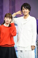 舞台「カレフォン」初日挨拶より。左から川栄李奈、廣瀬智紀。