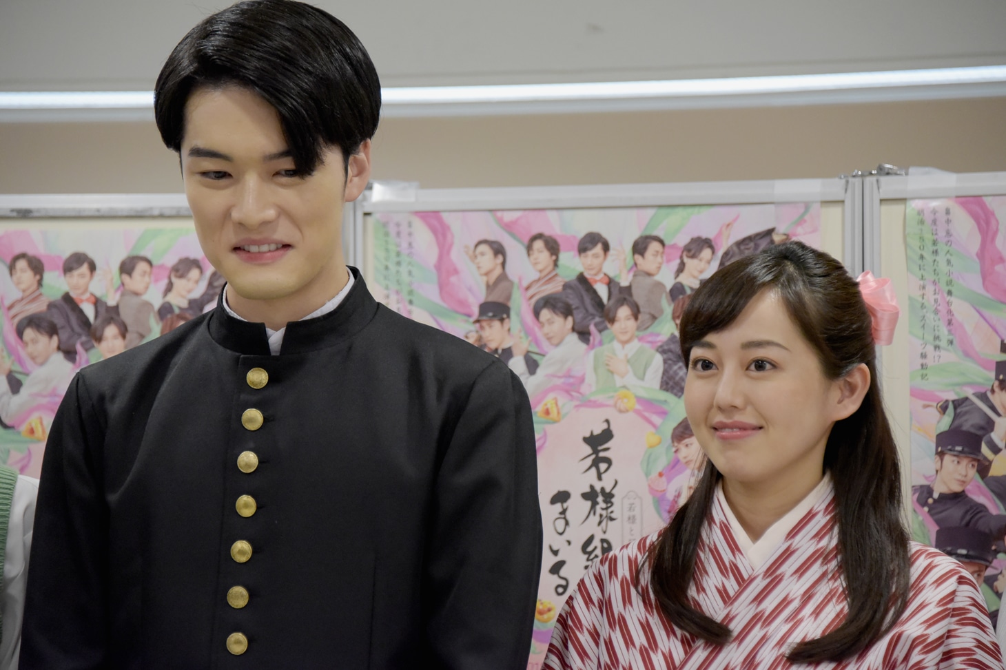 左から入江甚儀、宮崎香蓮。