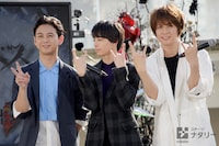 左から柳下大、高杉真宙、浦井健治。