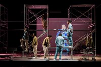 「RooTS Series『書を捨てよ町へ出よう』寺山修司没後35年記念」より。(c)井上佐由紀