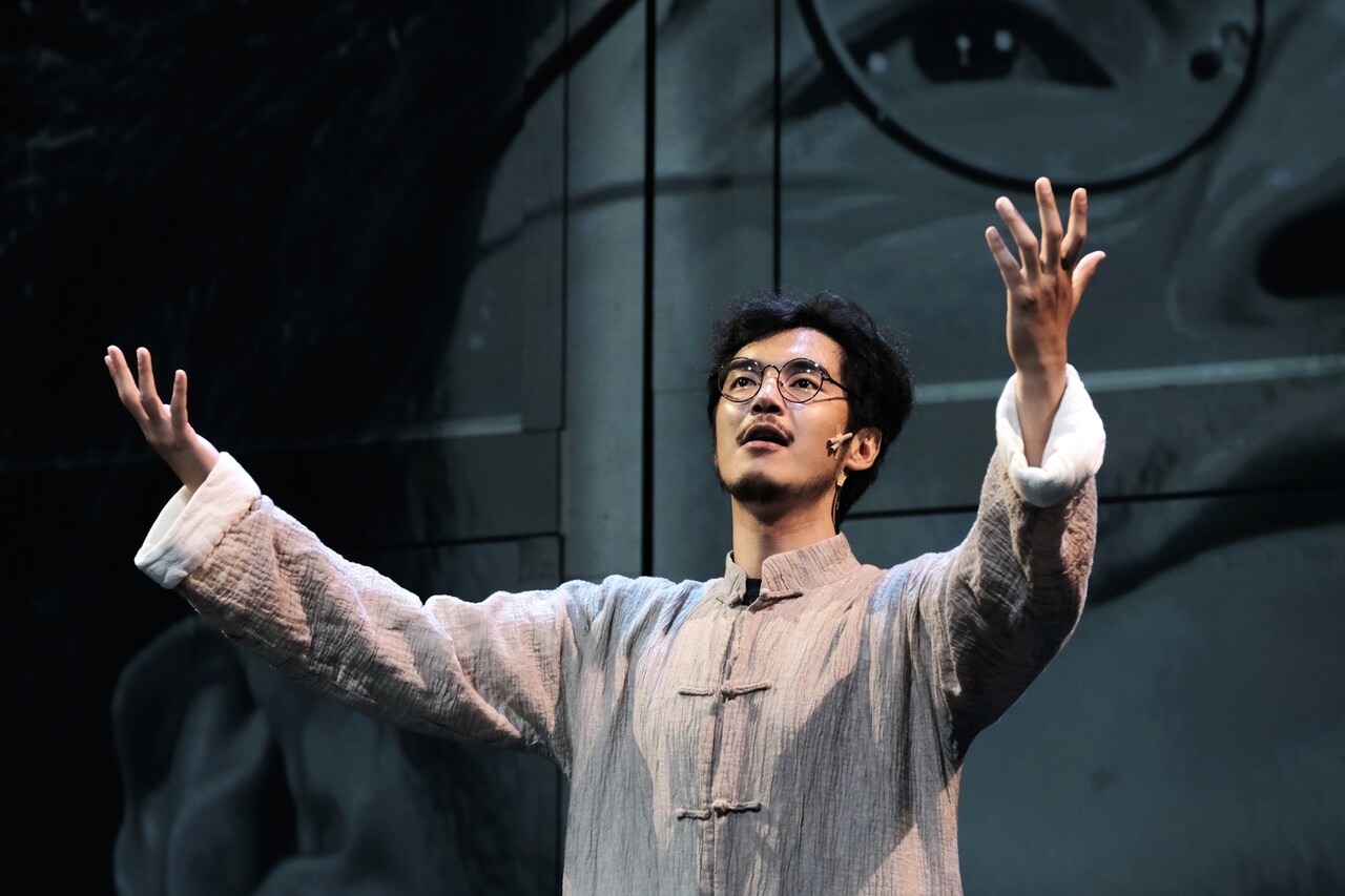 「風をおこした男」主演の金世佳が、演劇と女性を愛した田漢を力強く演じる