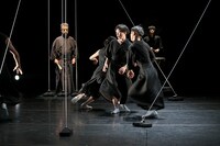 現代能楽集IX「竹取」より。（撮影：青木司）