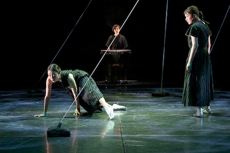 現代能楽集IX「竹取」より。（撮影：青木司）