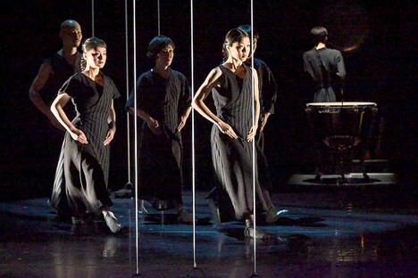 現代能楽集IX「竹取」より。（撮影：青木司）