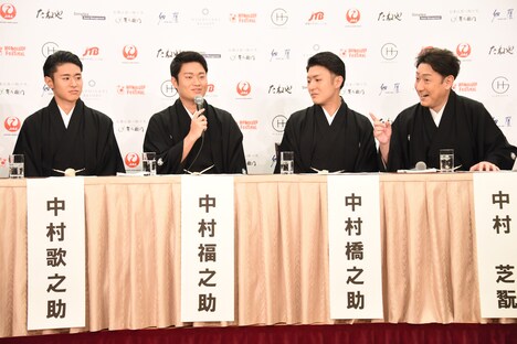 息子たちの思い出話に「そうそうそう！」と相槌を打つ中村芝翫。